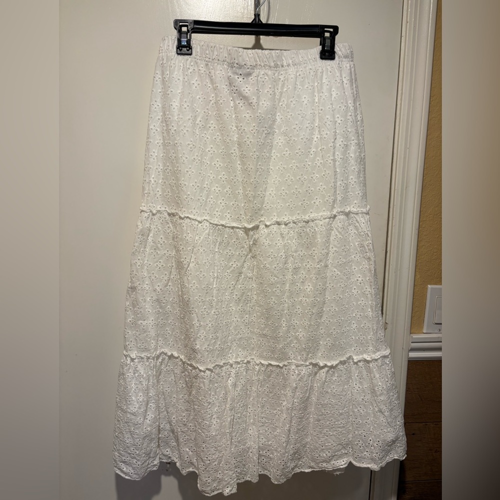 Metro Wear White Lace Maxi Skirt - Picture 2 of 3